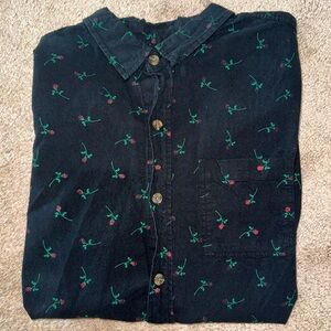 On The BYAS rose button down short sleeve 🌹 (Men’s M)